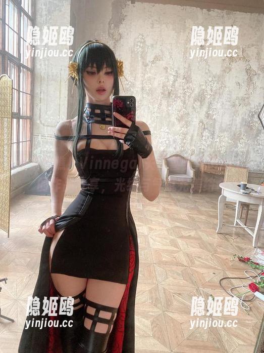 快来瞧瞧！Vinnegal关于喜多川Marin的作品分享，光线与气氛完美结合