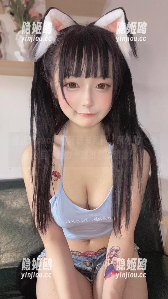 佳佳酱ovo的最新秘书美图，意外的“办公室”魅力，超出你的想象！