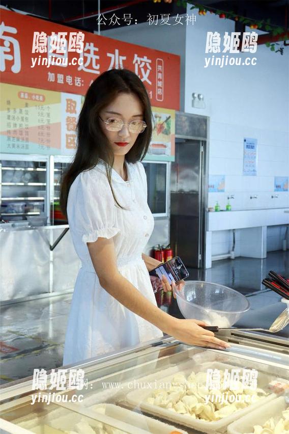 初夏女神 - 双双的体操服高清美图，视觉享受到让人想要一探究竟！