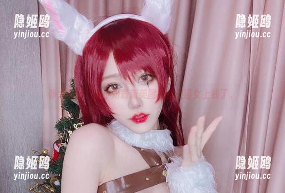 睁大眼睛！啾小妍最新美图，暗夜猫女上线了。