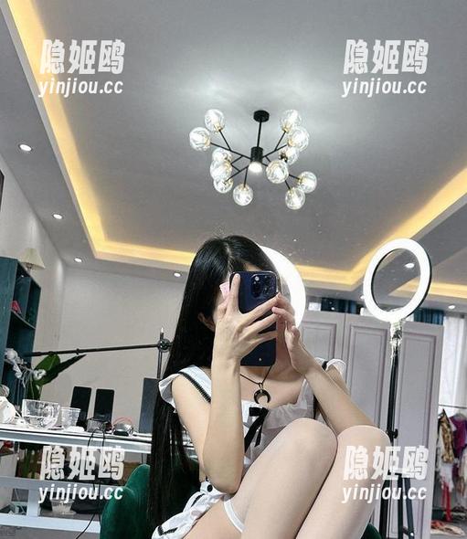 微密圈 - 拥有汤圆可甜了的全套红裙写真，心情瞬间像电梯一样直升。