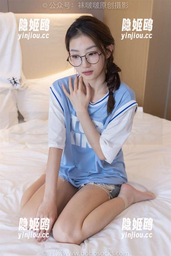 袜啵啵 - 甜甜圈教你如何优雅裸足，套图更新不容错过！
